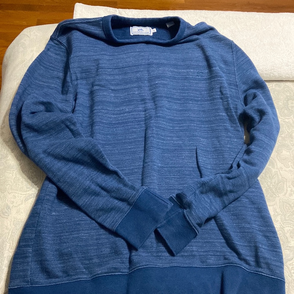 Southern Tide Men’s pull over sweater
